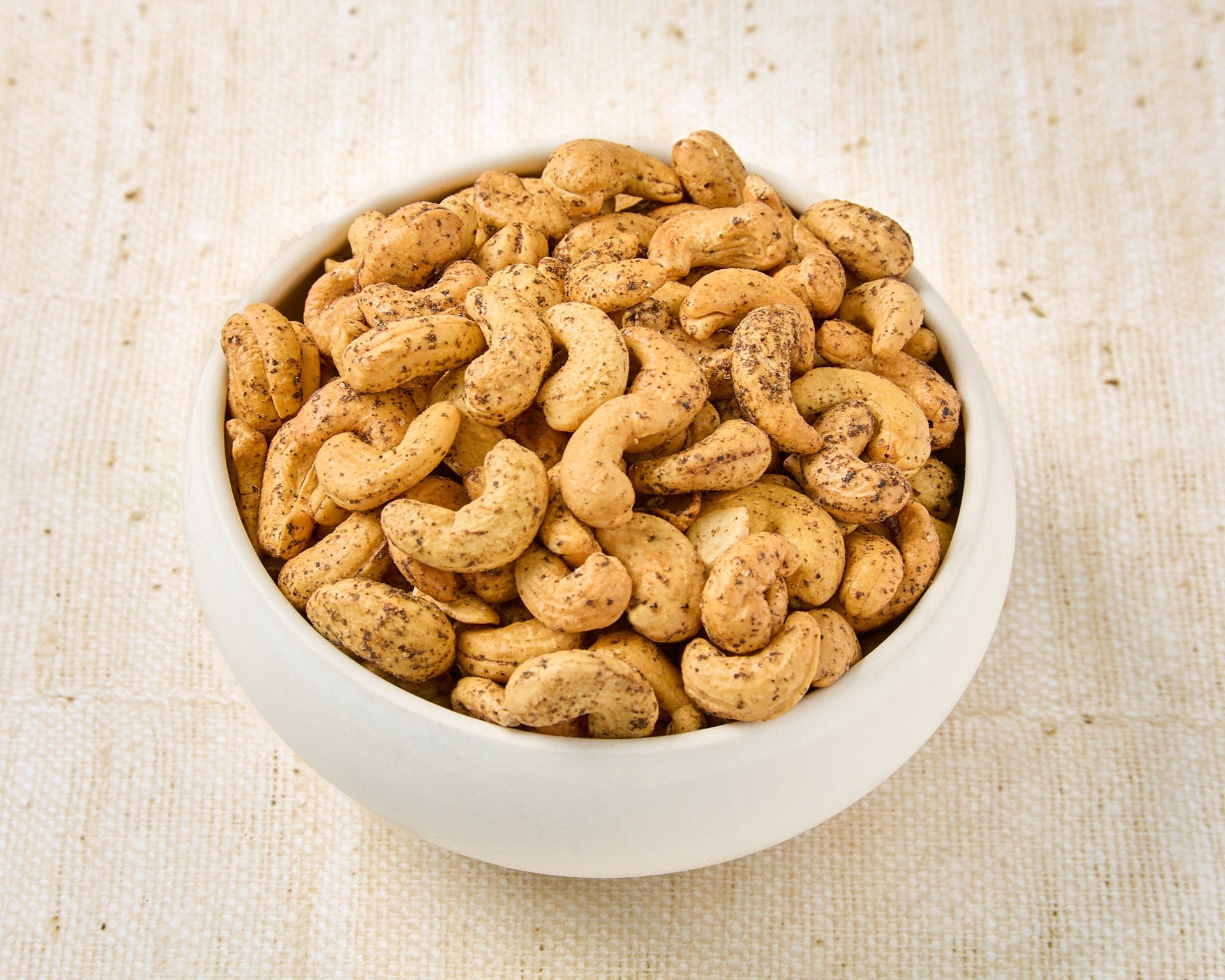 Roasted cashews with lemon pepper flavour