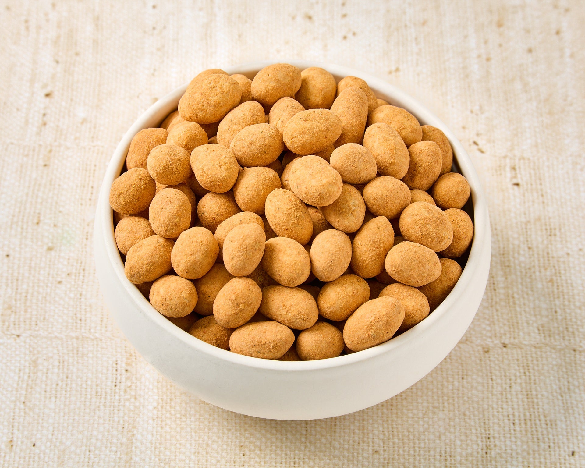 Crunchy coated krikri peanuts with barbecue flavour