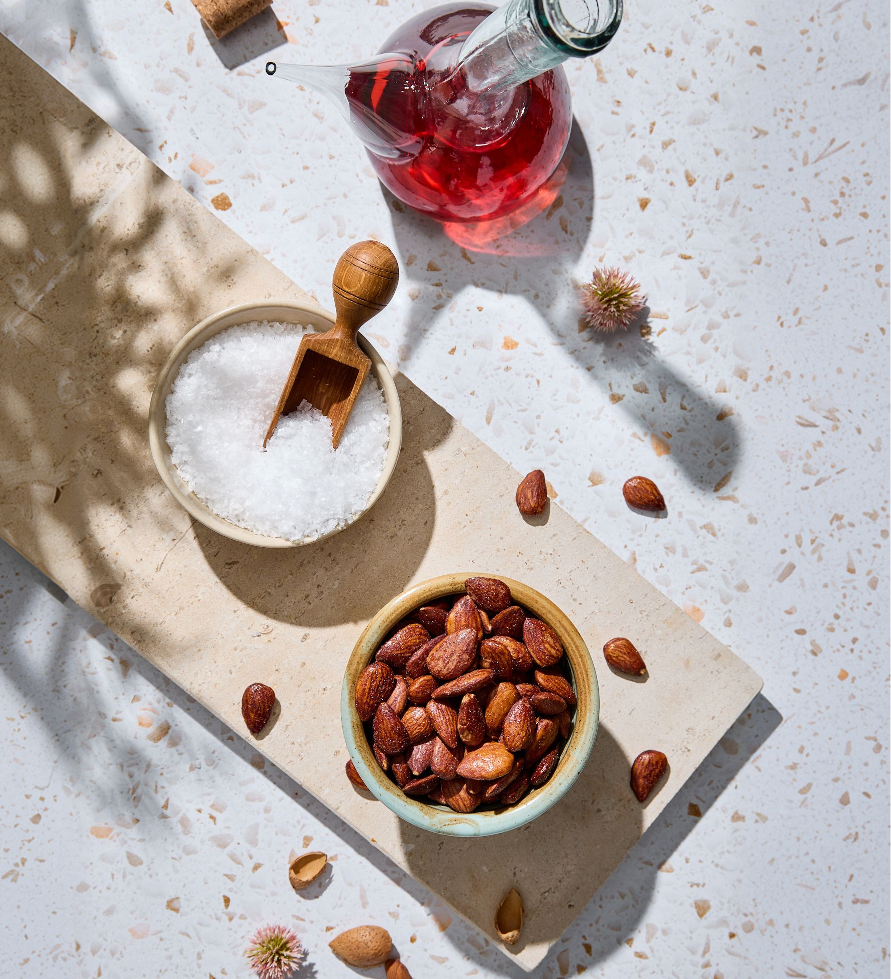 Roasted almonds with salt and vinegar flavour