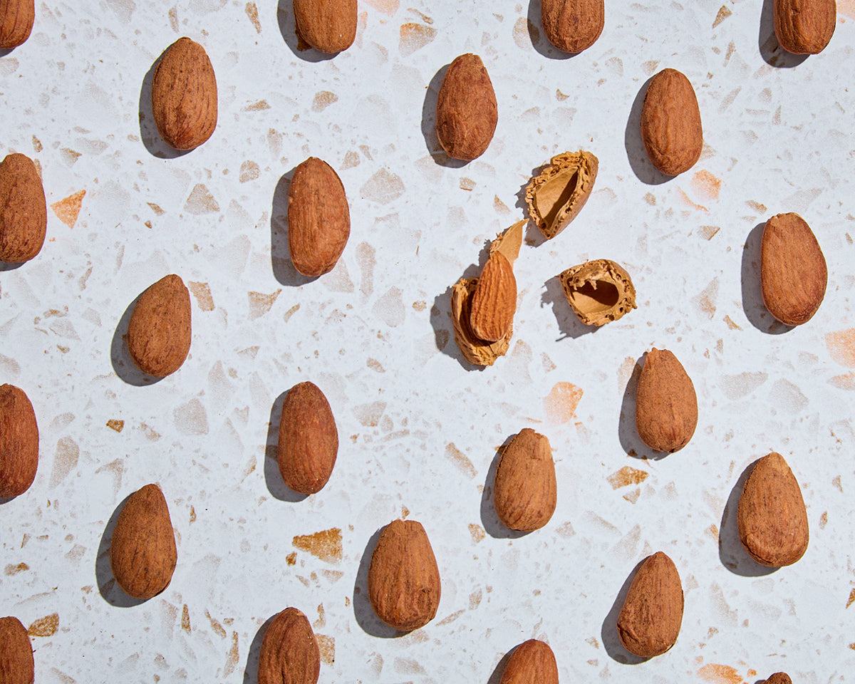 Natural roasted almonds