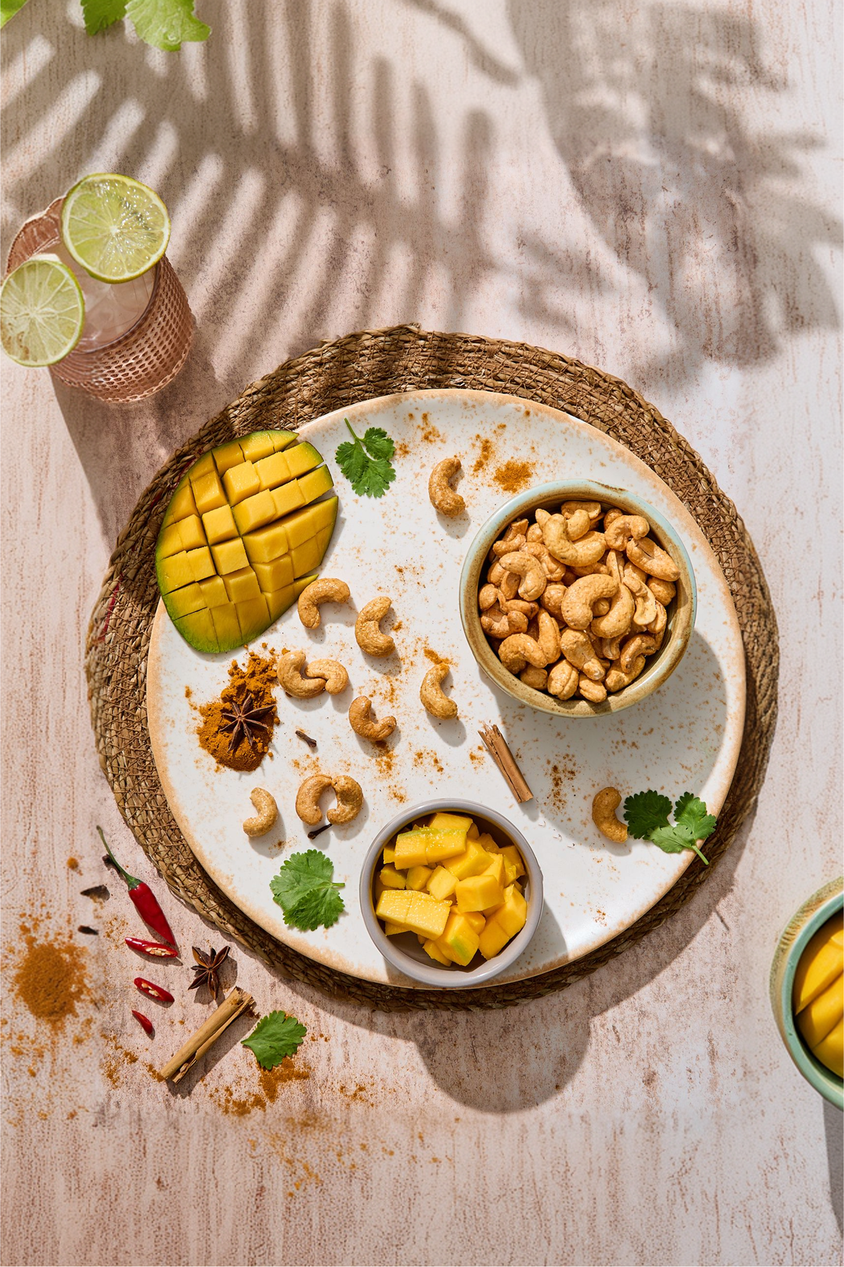 Roasted cashews with mango chutney flavour