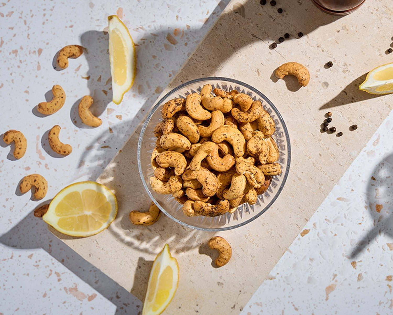 Roasted cashews with lemon pepper flavour