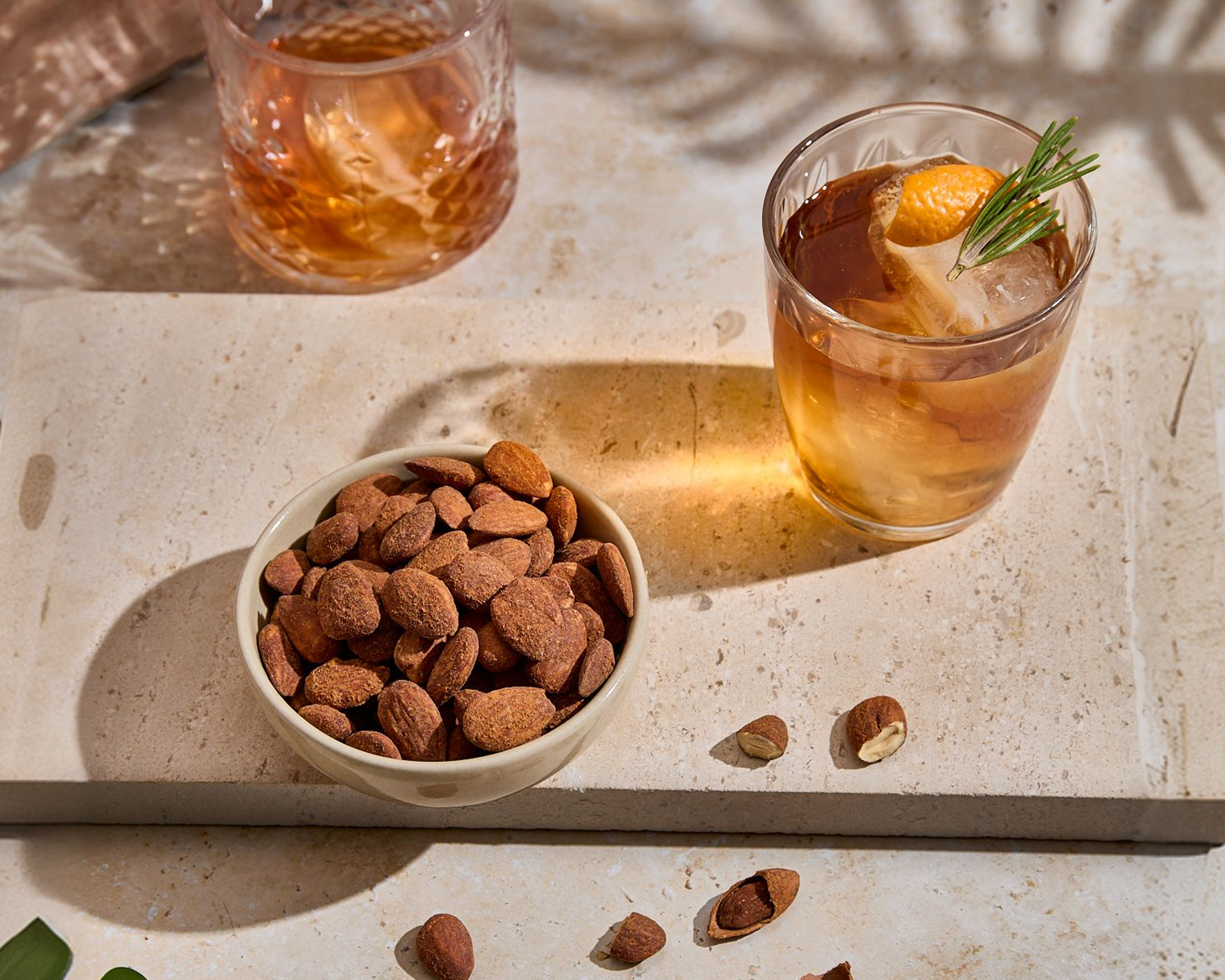 Roasted almonds with barbecue flavour