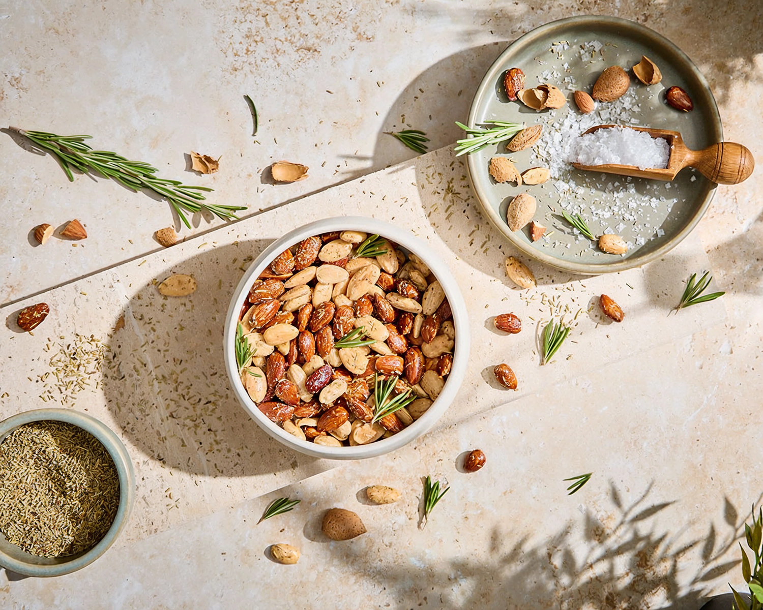 Almendra tostada romero y sal