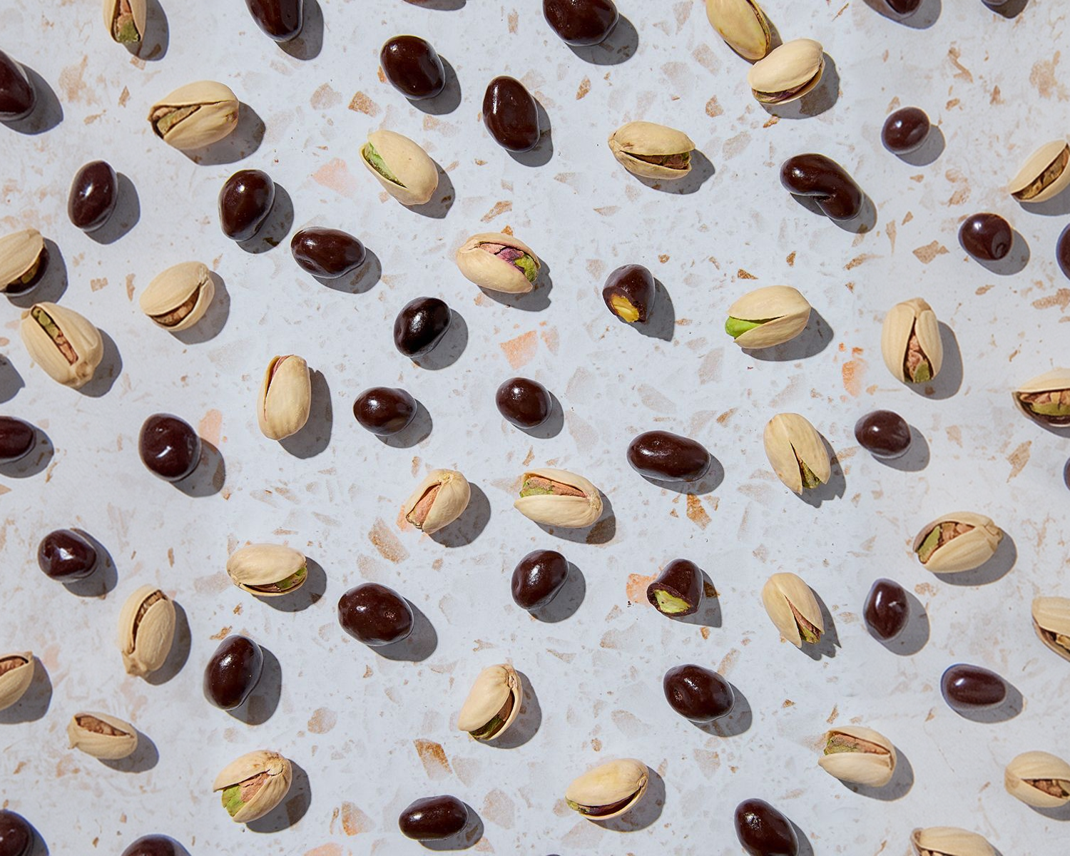 Pistacchio ricoperto di cioccolato fondente 