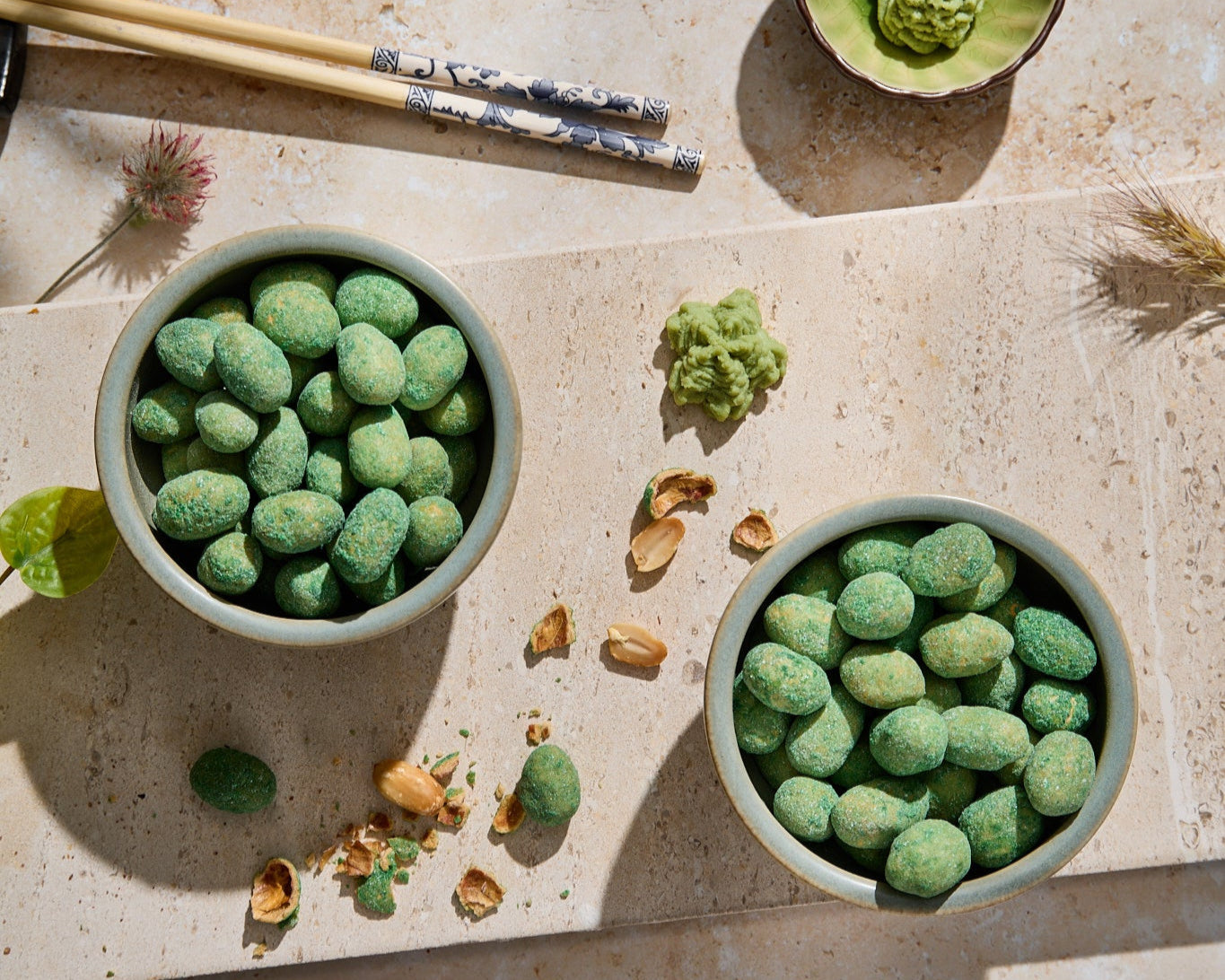 Crunchy coated krikri wasabi-flavored krikri peanuts
