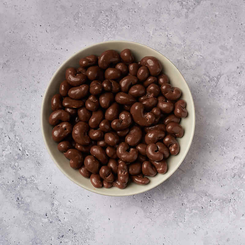 Anacardo bañado en chocolate con leche